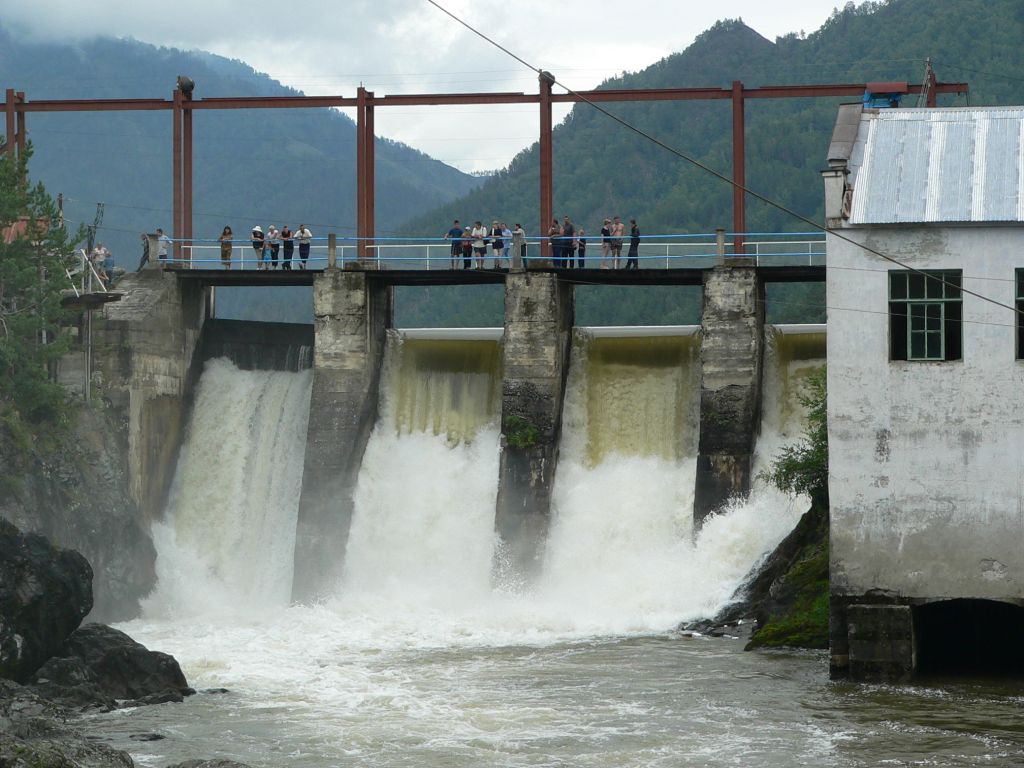 Зачем на реках строят плотины и создают водохранилища